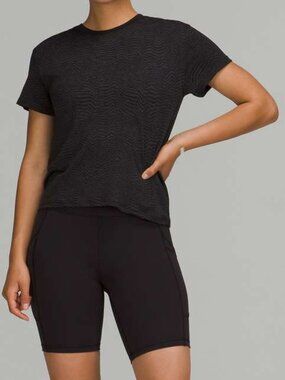 Lululemon Train to Be Seamless Short Sleeve T-Shirt Ripple Wave Black sz 10 NWOT